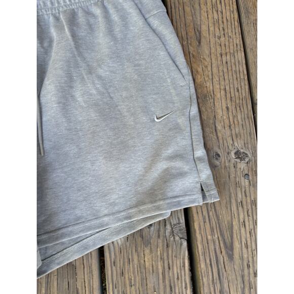 Nike Sportswear Sacramento Kings Fleece Shorts Size XL - Picture 2 of 8